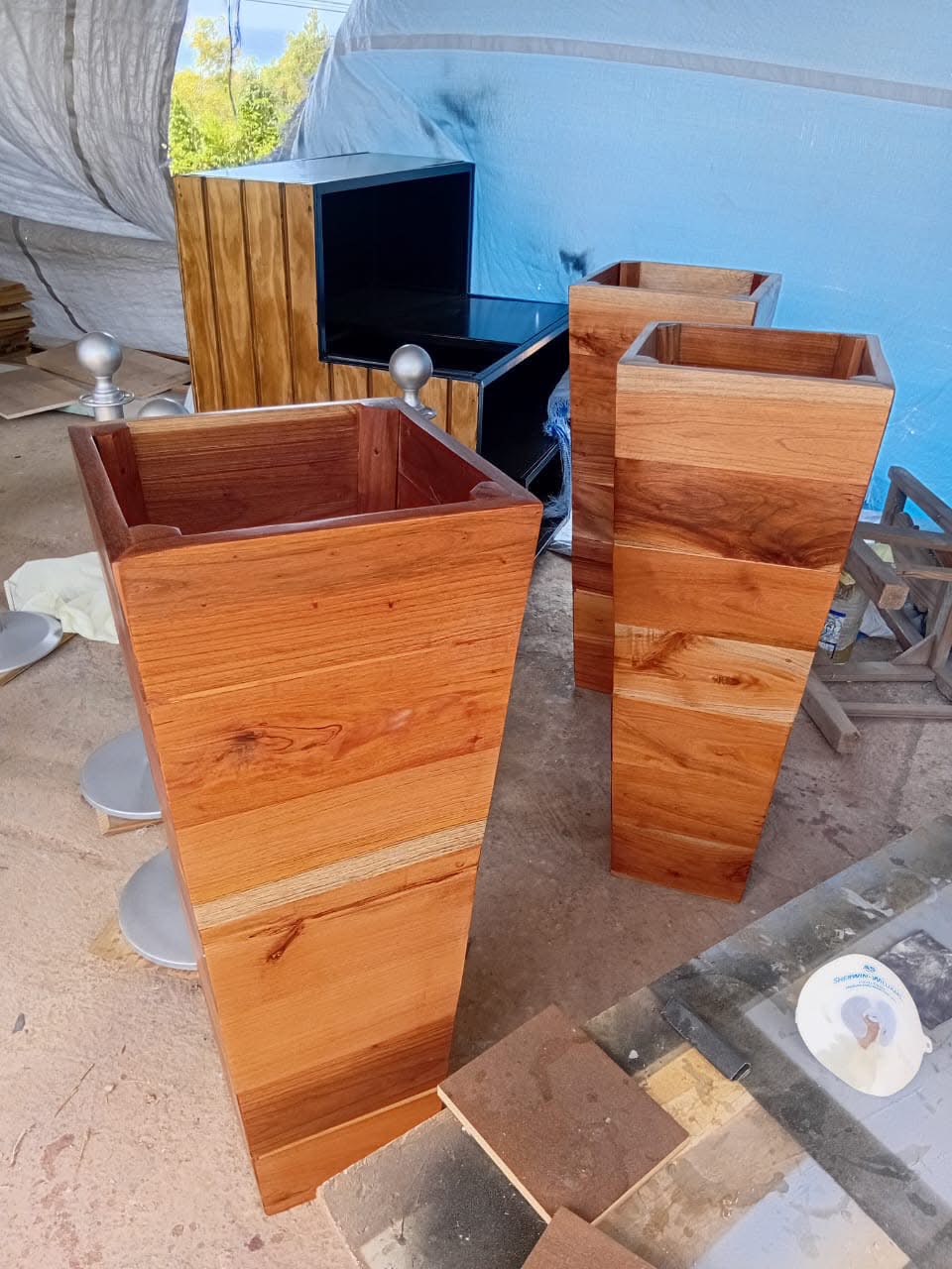 Tapered Hardwood Pedestal Planters